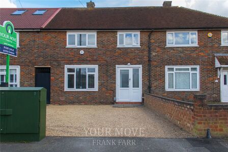 3 bedroom Mid Terrace House for sale