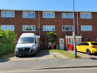 3 bedroom Mid Terrace House for sale