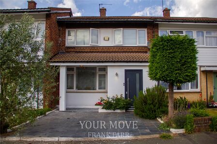 3 bedroom Mid Terrace House for sale