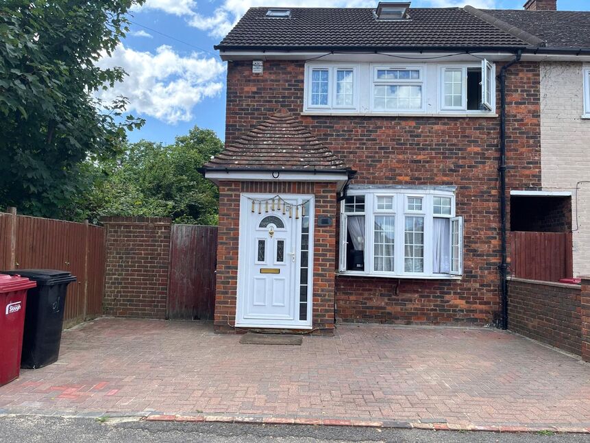 Main image of 4 bedroom End Terrace House to rent, Churchill Road, Langley, Berkshire, SL3