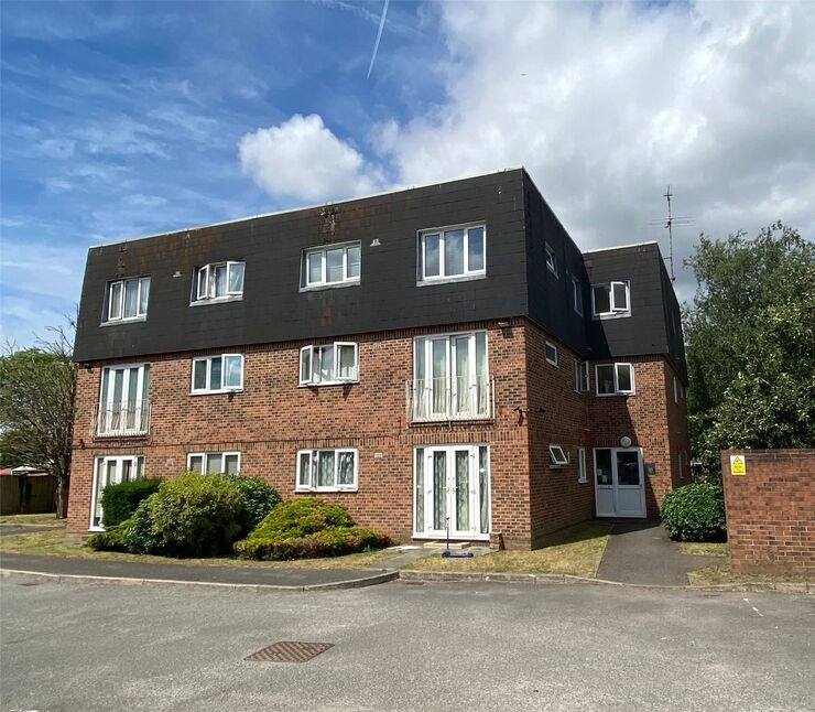 Main image of 1 bedroom Flat to rent, High Street, Langley, Berkshire, SL3