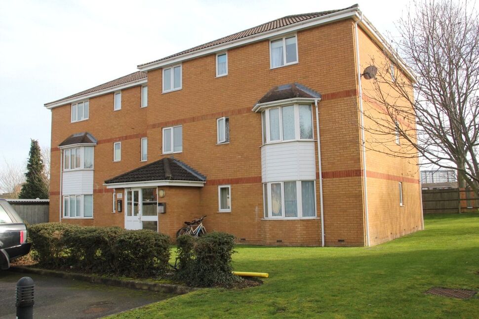 Main image of 2 bedroom Flat to rent, High Street, Langley, Berkshire, SL3