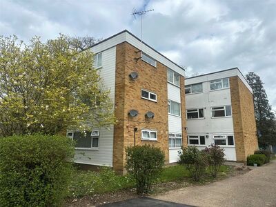 Haynes Close, 2 bedroom Flat for sale, &pound;170,000