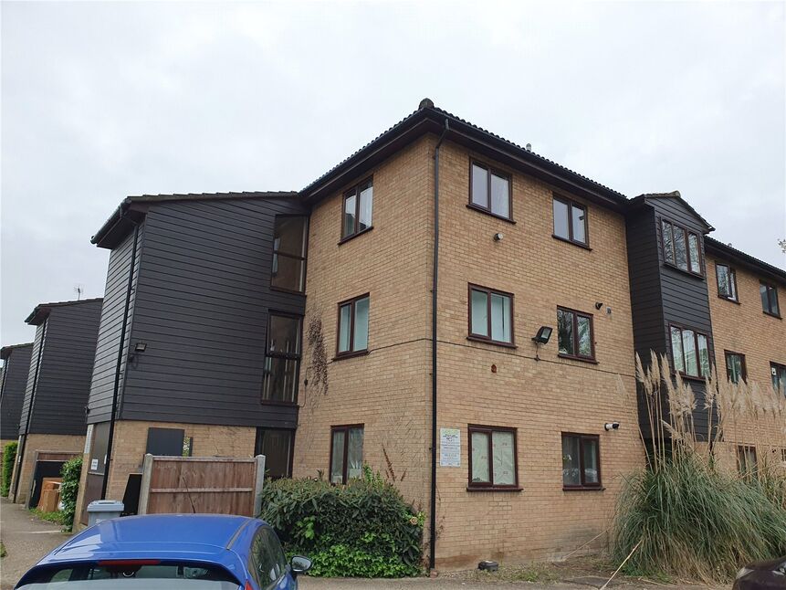 Main image of 1 bedroom Flat for sale, Victoria Road, Slough, Berkshire, SL2