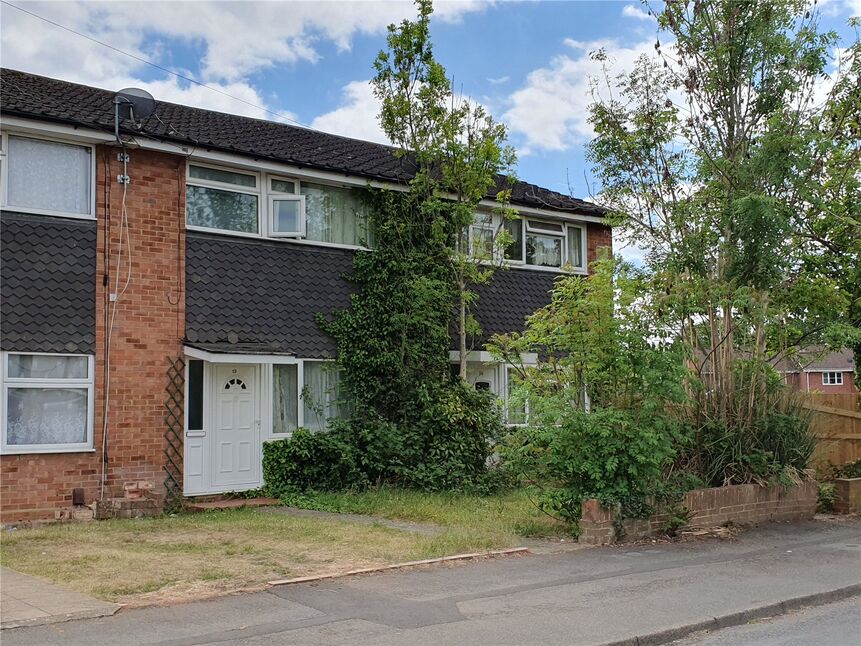 Main image of 3 bedroom Mid Terrace House for sale, Ditton Park Road, Slough, Berkshire, SL3