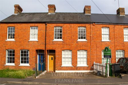 3 bedroom Mid Terrace House for sale