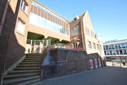 Amberley Place, 1 bedroom Flat for sale, &pound;150,000