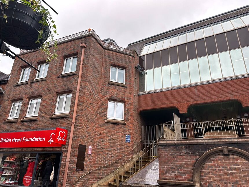 Main image of 1 bedroom Flat for sale, Amberley Place, Windsor, Berkshire, SL4