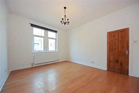 2 bedroom  Flat to rent
