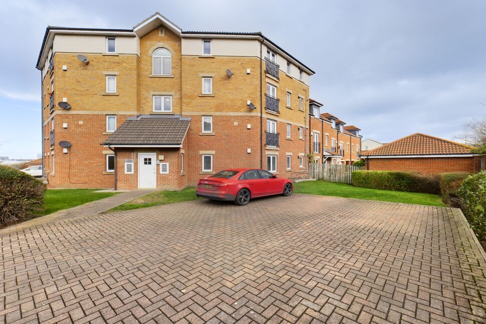 Main image of 2 bedroom Flat to rent, Radcliffe Close, St. James Village, Gateshead, NE8