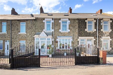 3 bedroom Mid Terrace House for sale