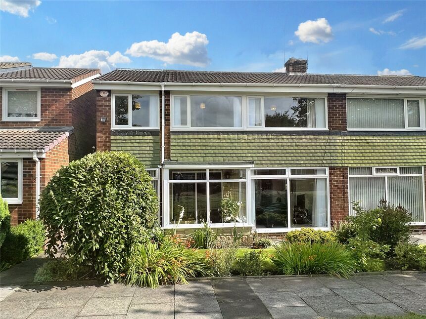 3 bedroom Semi Detached House for sale, Sundridge Drive, Wardley Park Estate, NE10 £190,000