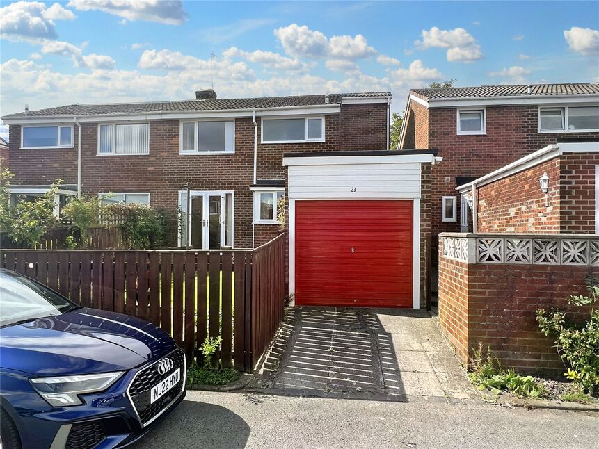 3 bedroom Semi Detached House for sale, Sundridge Drive, Wardley Park Estate, NE10 £190,000