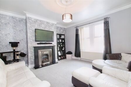 Westbourne Avenue, 3 bedroom  Flat to rent, £750 pcm