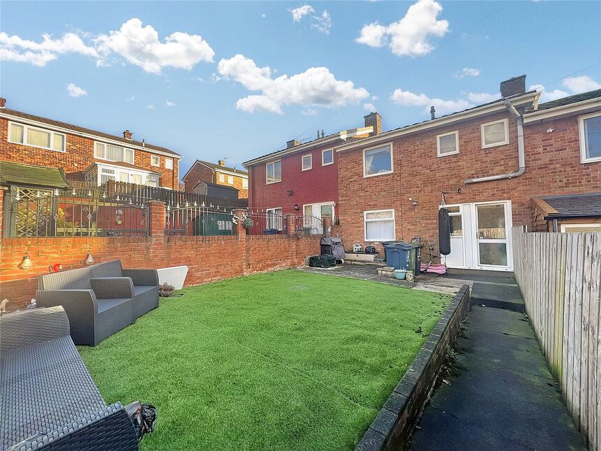 3 bedroom Mid Terrace House to rent, Harraby Gardens, Low Fell, NE9 £800 pcm