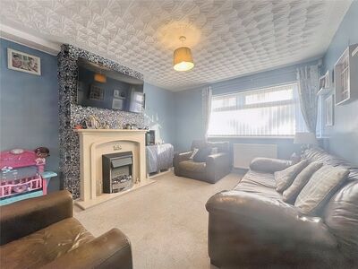 Harraby Gardens, 3 bedroom Mid Terrace House to rent, £800 pcm