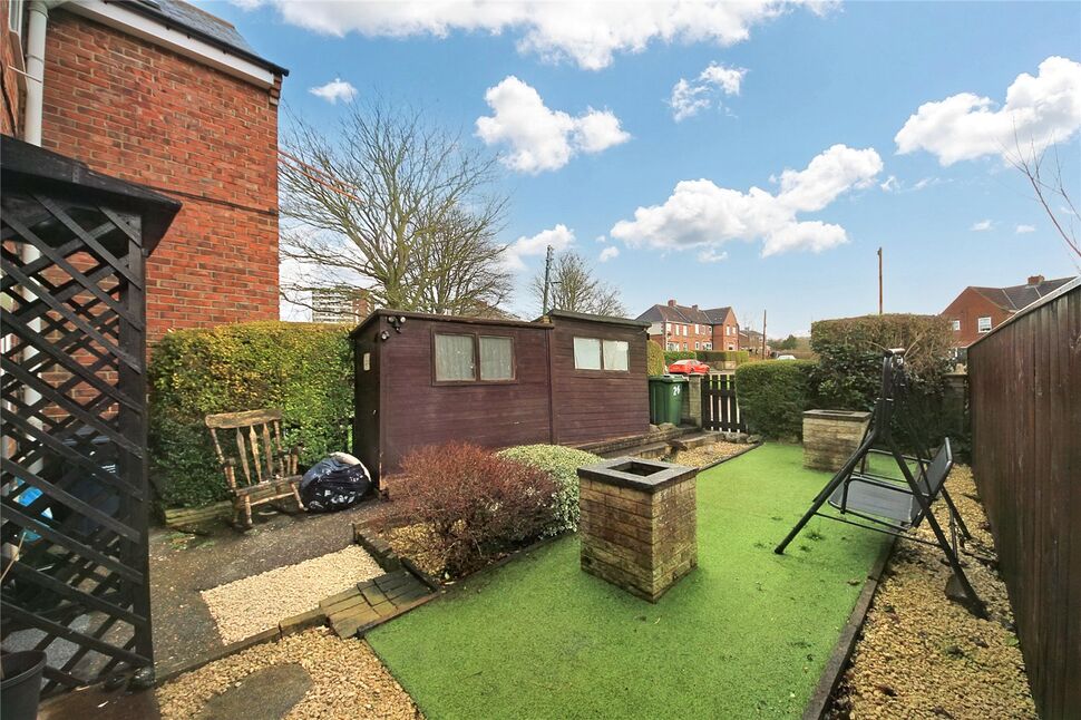 2 bedroom Mid Terrace House for sale, Cowen Gardens, Low Fell, NE9 £