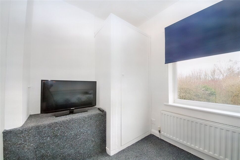 2 bedroom Mid Terrace House for sale, Cowen Gardens, Low Fell, NE9 £