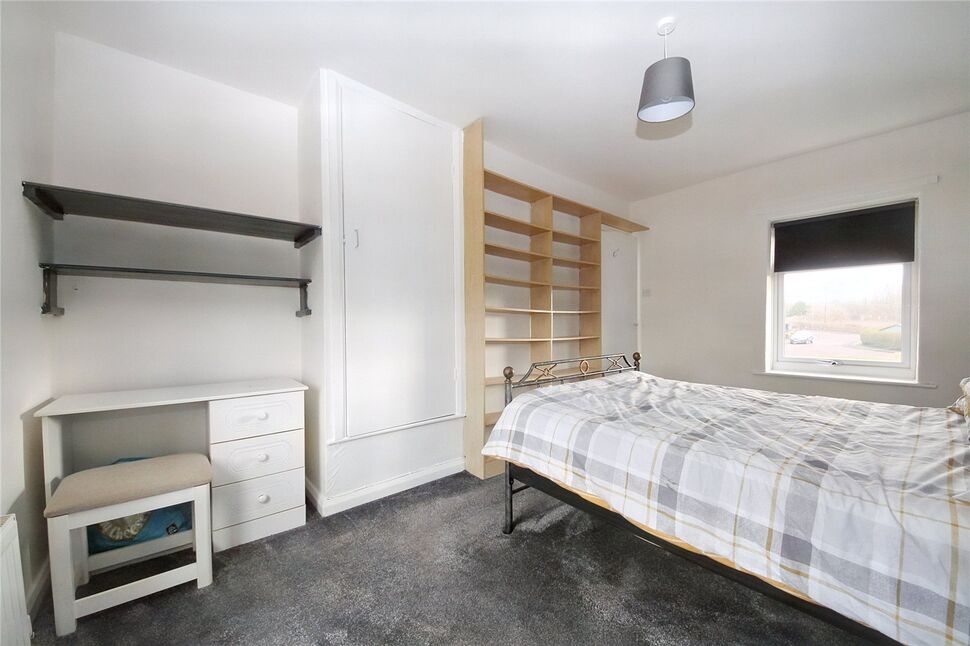 2 bedroom Mid Terrace House for sale, Cowen Gardens, Low Fell, NE9 £