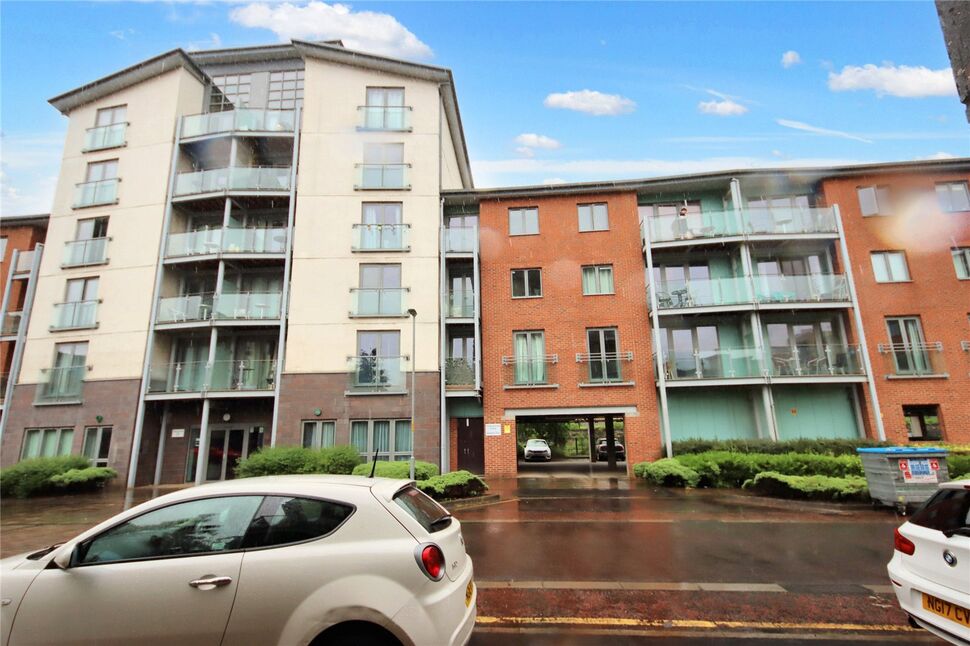 3 bedroom Semi Detached House for sale, Carr Hill Road, Gateshead, NE9 £85,000