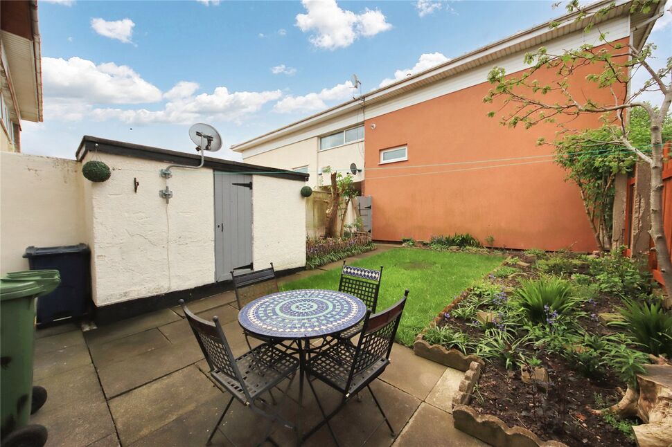 3 bedroom Semi Detached House for sale, Whinlaw, Beacon Lough East, NE9