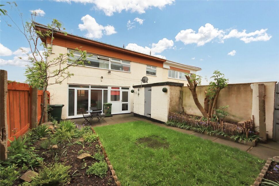 3 bedroom Semi Detached House for sale, Whinlaw, Beacon Lough East, NE9 £95,000