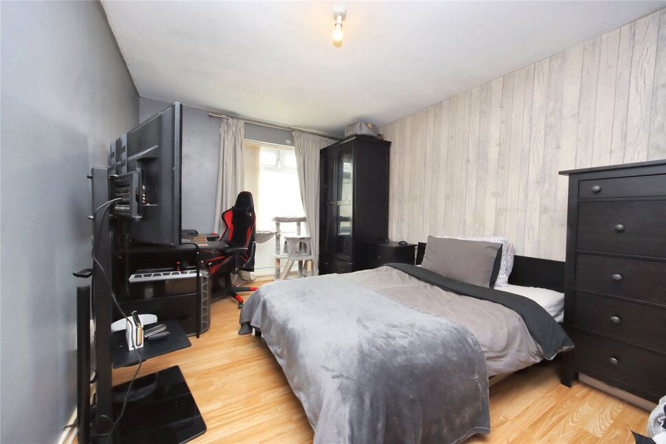 3 bedroom Semi Detached House for sale, Whinlaw, Beacon Lough East, NE9