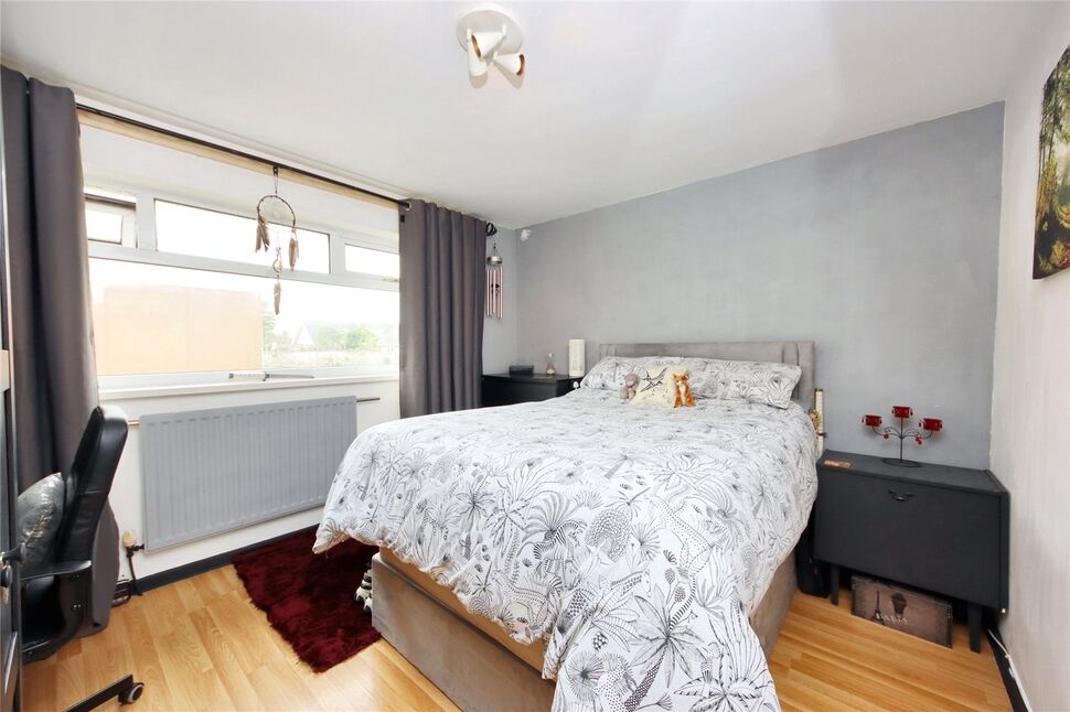 3 bedroom Semi Detached House for sale, Whinlaw, Beacon Lough East, NE9