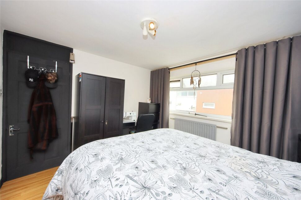 3 bedroom Semi Detached House for sale, Whinlaw, Beacon Lough East, NE9