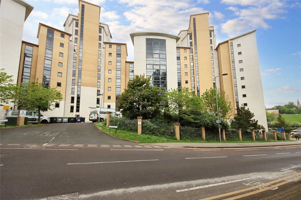 Main image of 2 bedroom  Flat for sale, Baltic Quay, Mill Road, Gateshead, NE8