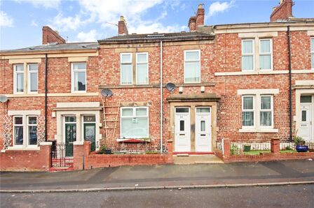 Northbourne Street, 2 bedroom  Flat for sale, £50,000