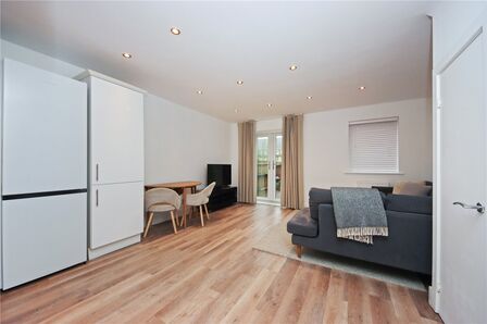 2 bedroom Mid Terrace House to rent