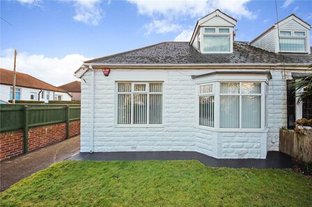 Glynwood Gardens, 3 bedroom Semi Detached Bungalow for sale, £230,000