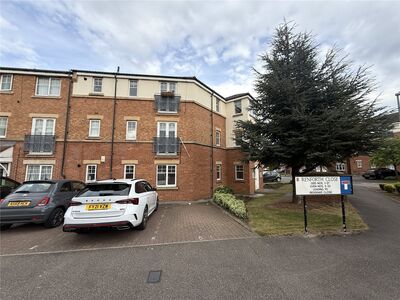 Foster Drive, 2 bedroom  Flat for sale, £75,000