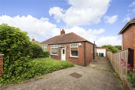 Oakwood Gardens, 2 bedroom Semi Detached Bungalow for sale, £160,000