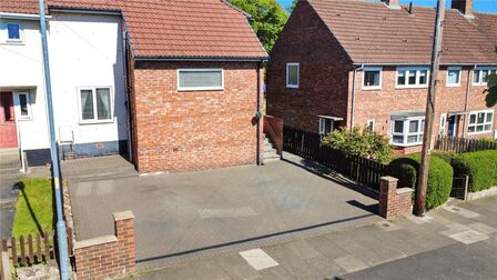 2 bedroom End Terrace House for sale
