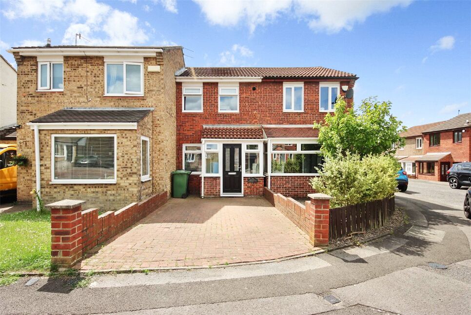 2 bedroom Mid Terrace House for sale