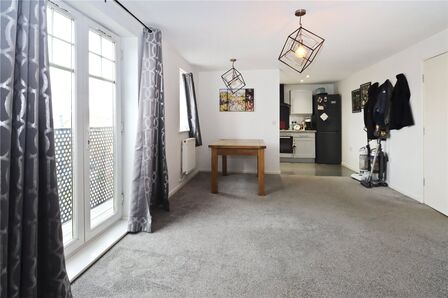 2 bedroom Flat for sale