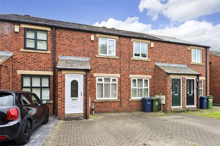 2 bedroom Mid Terrace House for sale
