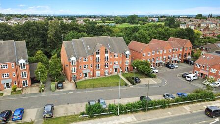 2 bedroom Flat for sale