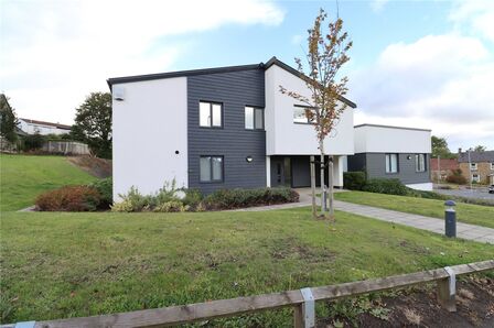 Woodhouse Mews, 2 bedroom  Flat for sale, £135,000