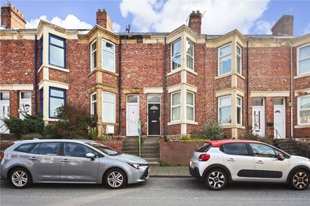 2 bedroom Mid Terrace House for sale