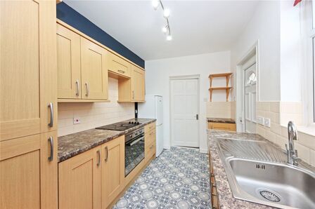 Stowell Terrace, 2 bedroom Flat for sale, &pound;90,000