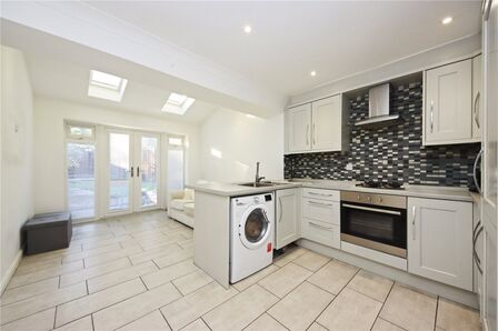 3 bedroom Mid Terrace House for sale