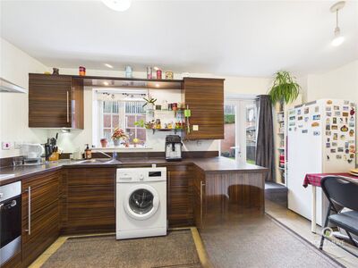 3 bedroom Mid Terrace House for sale