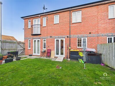 3 bedroom Mid Terrace House for sale