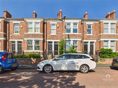 Brighton Road, 3 bedroom Flat for sale, &pound;80,000