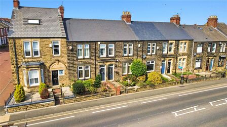 3 bedroom Mid Terrace House for sale