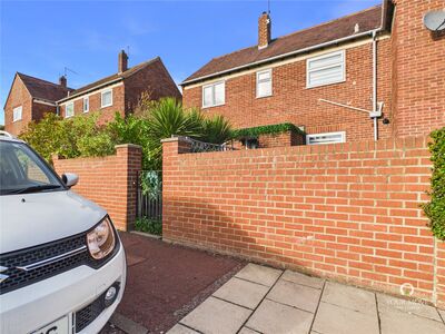 2 bedroom Semi Detached House to rent