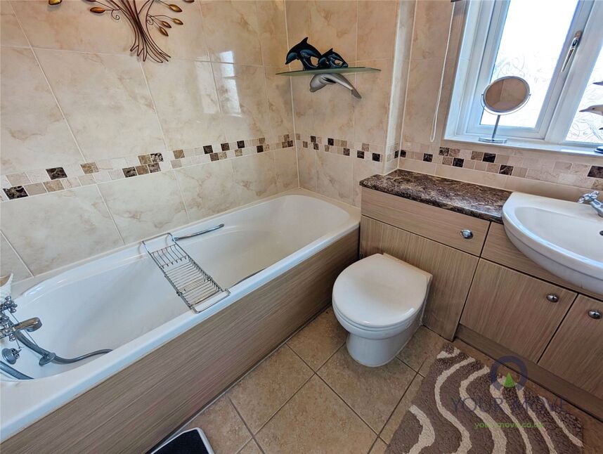 Family Bathroom WC